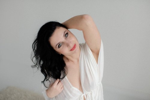 ELA TANTRA 23:00 PÁ- NE