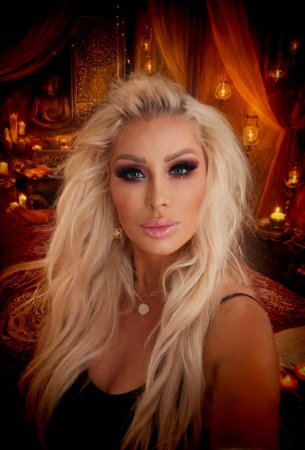 Paris Wilton Tantra